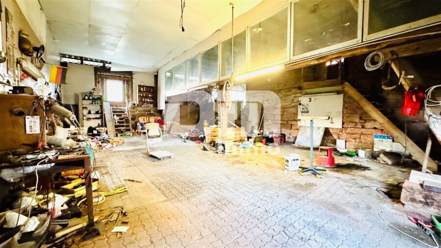 Bieterverfahren -Sanierungsbedürftiges Einfamilienhaus + große Scheune - Scheune Innen